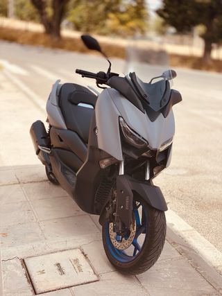 Yamaha X-Max 300 - Motocicleta año 2021 , 5300 kms