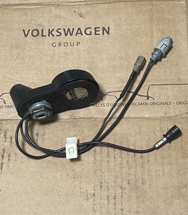 Base De Antena Triplex GPS VW Golf IV
Passat Bora 