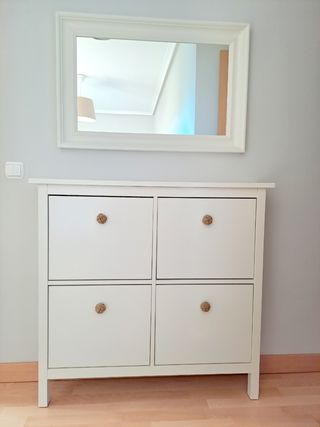 Espejo blanco con marco de madera