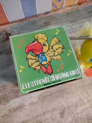 Pájaro electrónico antiguo