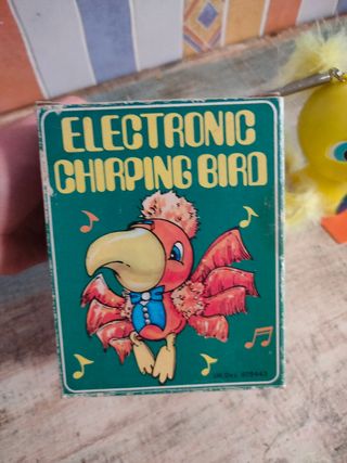 Pájaro electrónico antiguo
