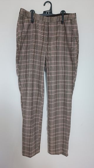 Pantalones Stradivarius cuadros marrón-rosa