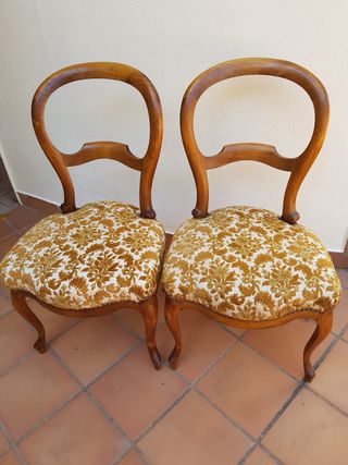 2 Sillas antiguas madera- terciopelo