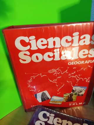 Proyector Cima 500 +   2 libros ciencias sociales 