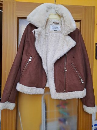 Chaquetón Pull&Bear marrón-beige talla 5