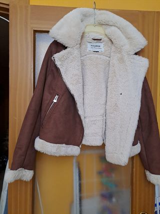 Chaquetón Pull&Bear marrón-beige talla 5
