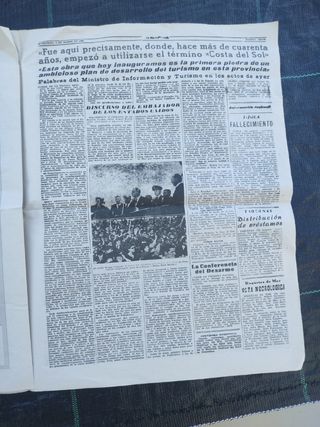 2 periódicos La Voz de Almería (1966)