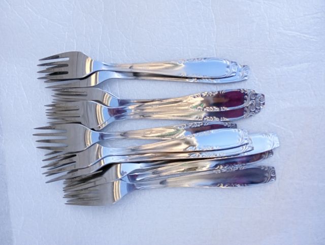 Posate in metallo. Mai indossato