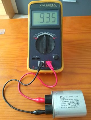 Condensador 0.92µF 2100V