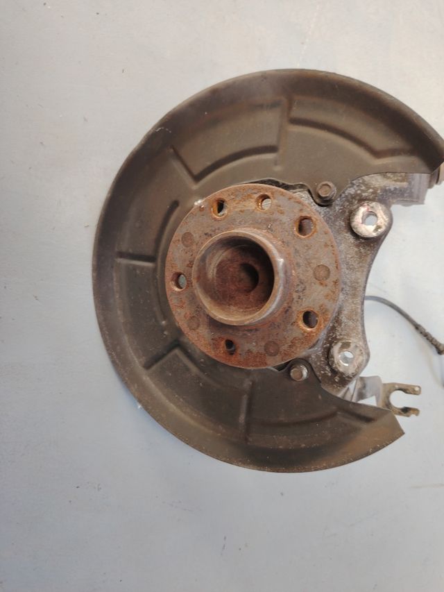 Buje trasero alfa romeo 159