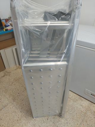 Escalera aluminio plegable 4,7m