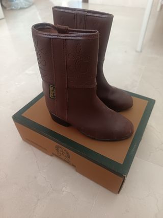 Botas Dakota Marrón - Nº 23 , 26 y 33
