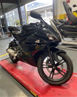 Yamaha YZF-R125 (2010) - Moto