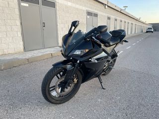 Yamaha YZF-R125 (2010) - Moto