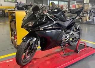 Yamaha YZF-R125 (2010) - Moto