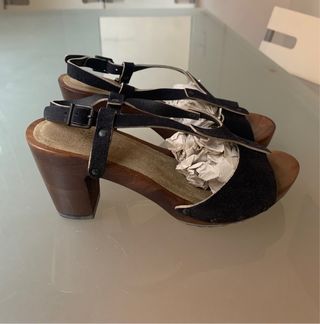 Sandalias Vialis negras - tacón madera