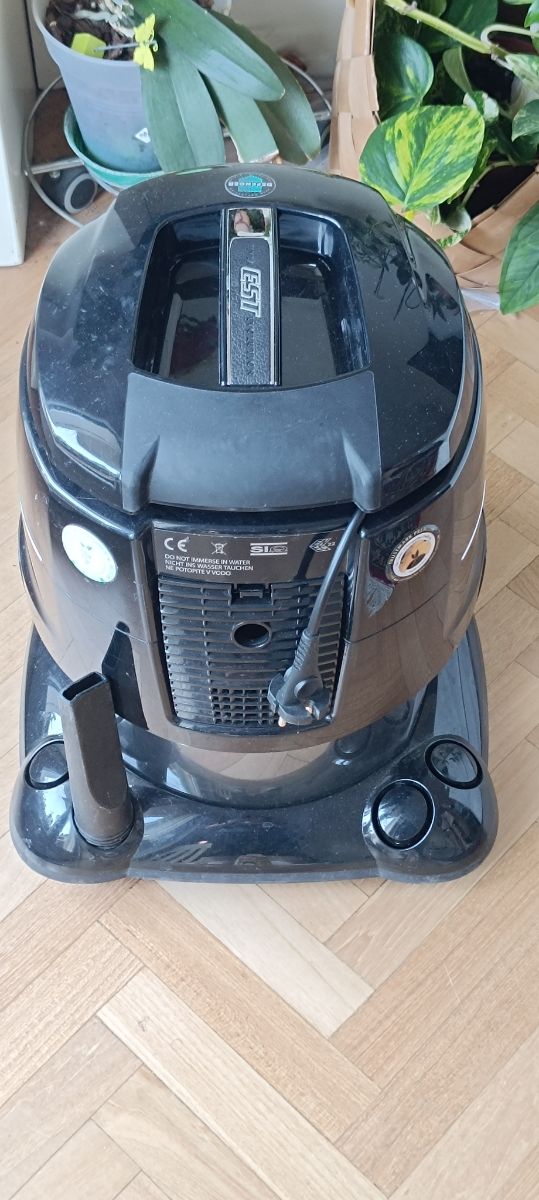 Aspirapolvere Hyla: ultimo modello