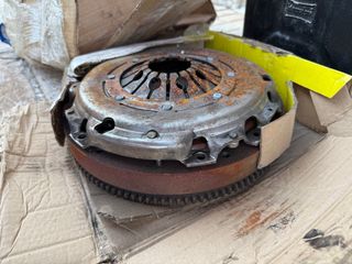 Embrague BMW 320d se ve oxido por que se mojo