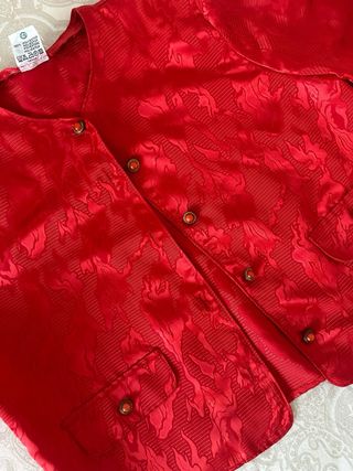 Chaqueta roja corta