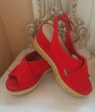 Sandalias rojas cuña talla 36
