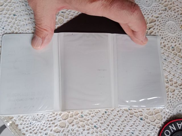 Vecchia copertina della patente di guida in spagnolo.