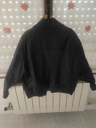 Chaqueta cuero negra c/cremallera
