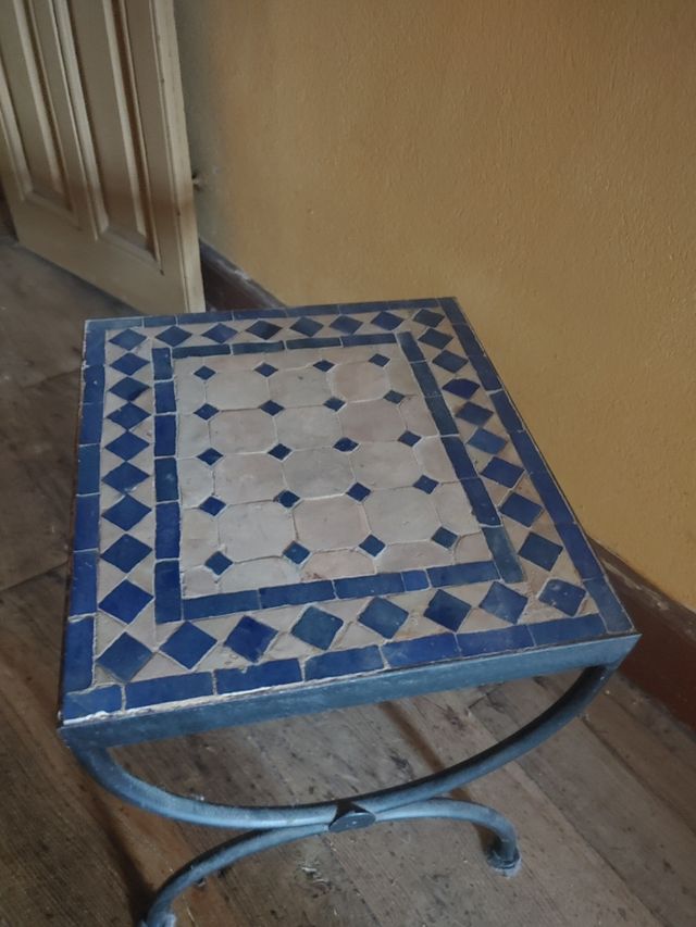 Mesita auxiliar mosaico azul