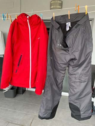 Traje esquí rojo y gris