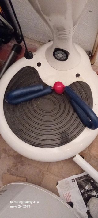 2 Bicicletas, máquina de vibración y rayos uva