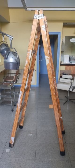 Escalera madera 2m - usada