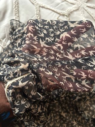 Blusa gasa estampada pájaros.