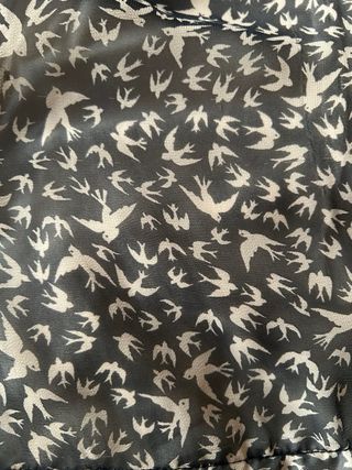 Blusa gasa estampada pájaros.