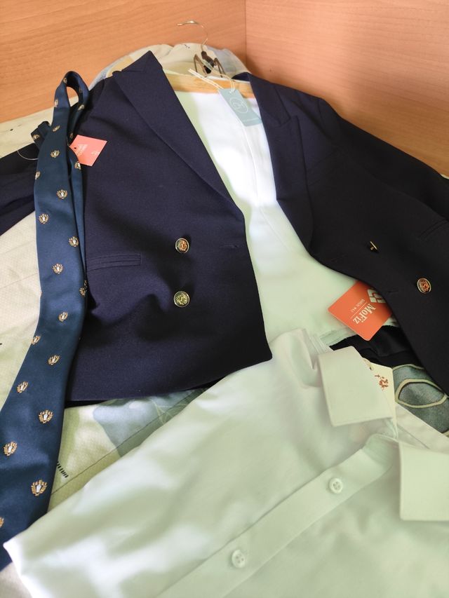 Traje niño ceremonia
Nuevo con Etiquetas!!