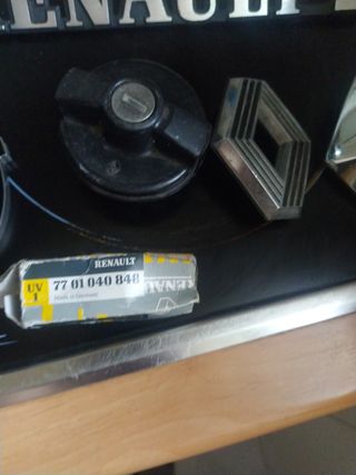 RENAULT 21 logos,bombilla,guardapolvos y tapón gas