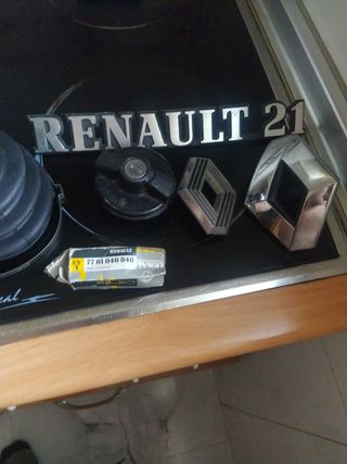 RENAULT 21 logos,bombilla,guardapolvos y tapón gas