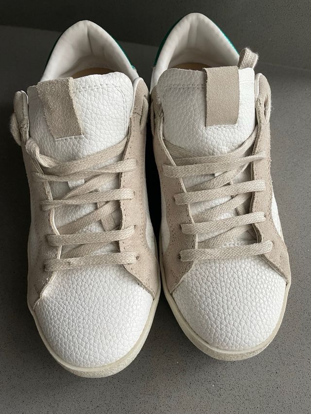 Zapatillas Zara blancas y beig