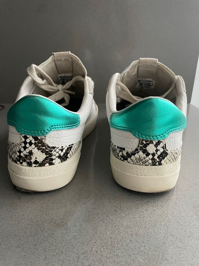 Zapatillas Zara blancas y beig