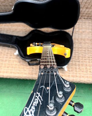 GUITARRA ELÉCTRICA HEARTFIELD TALON. JAPAN