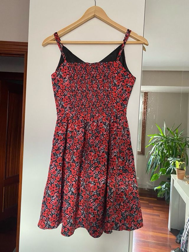 Vestido floral rojo y negro - Talla S