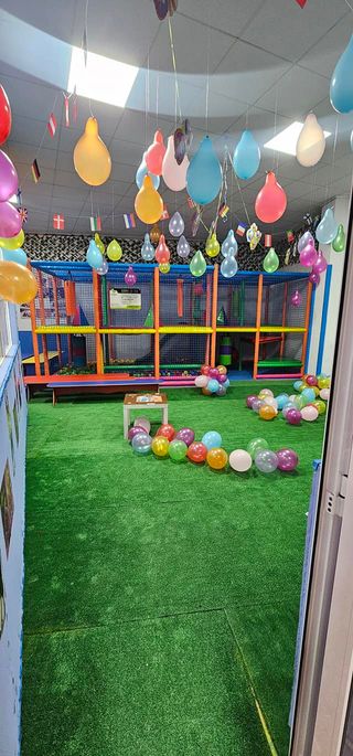 Cafeteria con Parque infantil!
