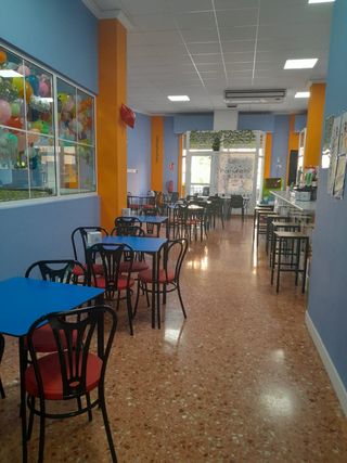 Cafeteria con Parque infantil!