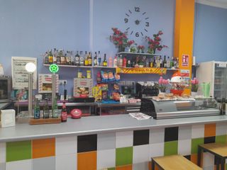 Cafeteria con Parque infantil!