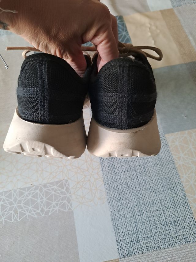 Zapatillas Deporte - Beige/Negras