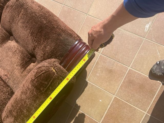 Divano in velluto marrone - legno di qualità