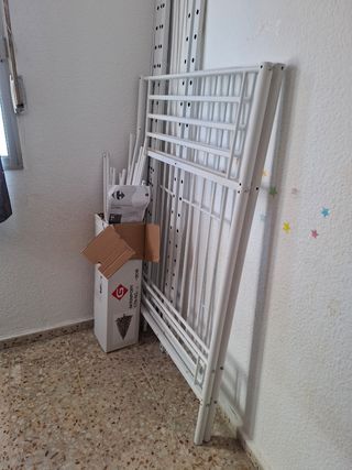 Litera blanca metalica - desmontada