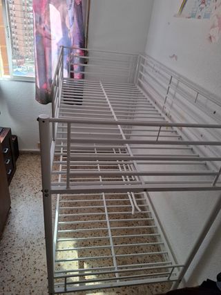 Litera blanca metalica - desmontada