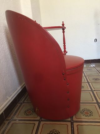 Sillón & Estante rojos vintage