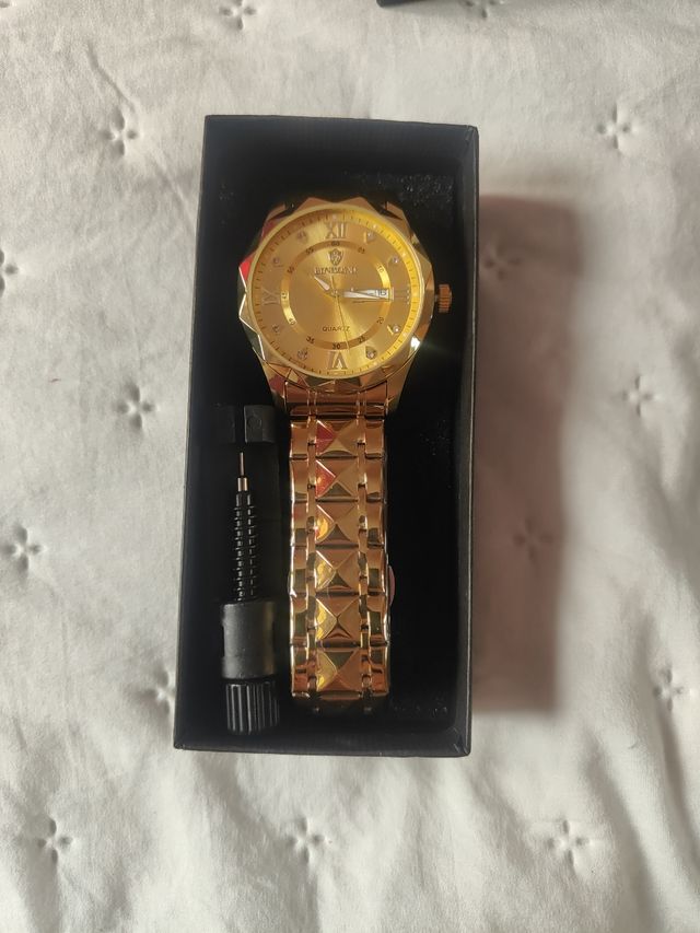 Reloj Elegante dorado