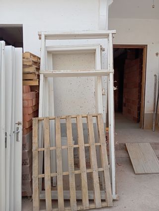 Puertas madera antiguas blancas