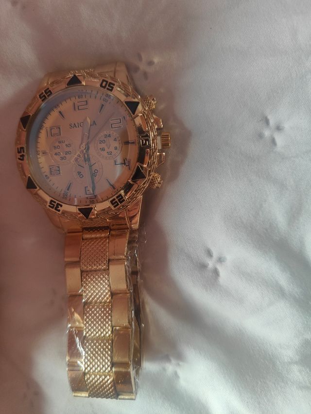 Reloj Elegante dorado